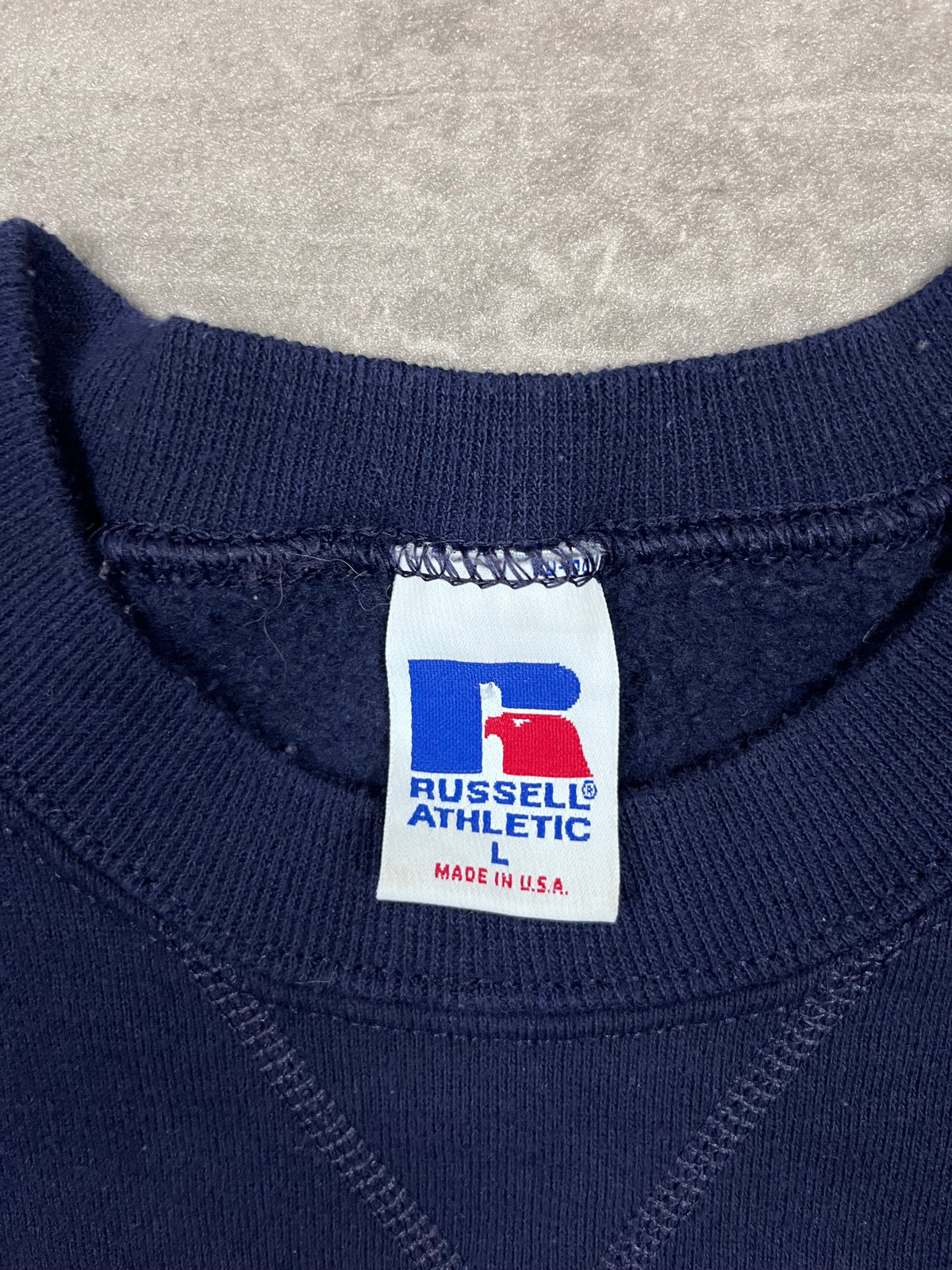 Vintage Russell Athletic Pullover Cal State Fullerton Alumni Dunkelblau 25
