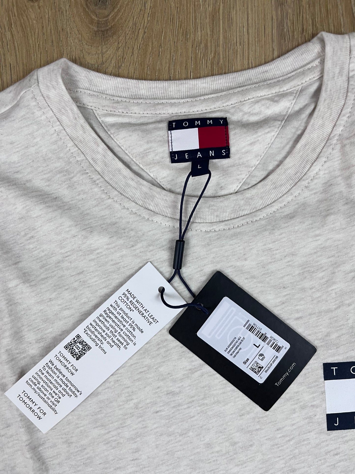 Tommy Jeans Herren T-Shirt in Beige Meliert (Größe L) – Nachhaltige Regenerative Baumwolle