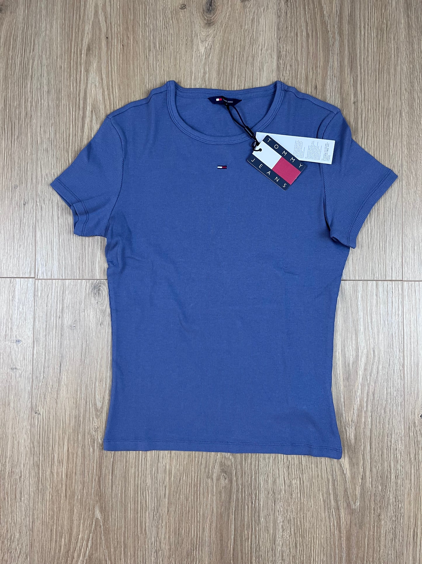Tommy Jeans Damen Slim T-Shirt in Muted Blue (Größe M) – Gerippte Regenerative Baumwolle